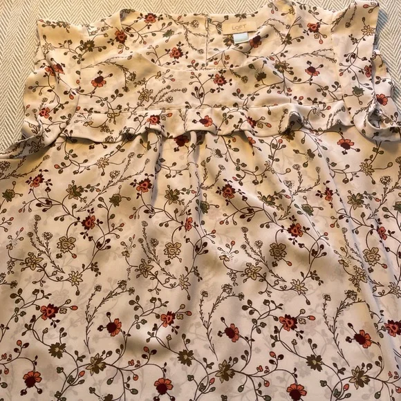 LOFT White Floral Cap Sleeve Blouse XL Pit to Pit 25” Preworn   SO PRETTY - Picture 4 of 13